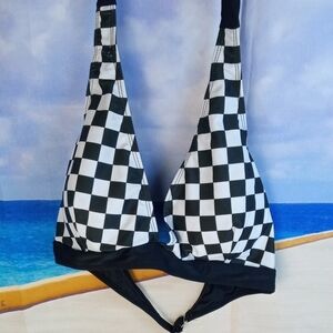 🌼 Checkered Black and White Bikini Top